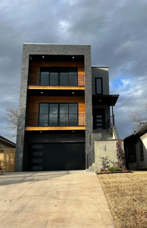 Modern Oklahoma home painted by Grey's Painting Co